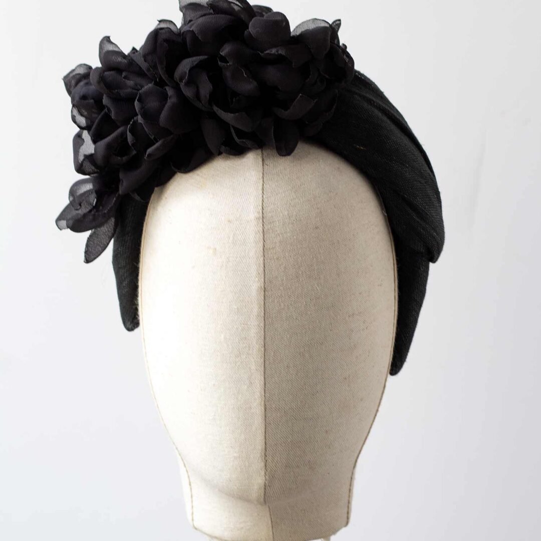 Tocado Rocío negro elegante