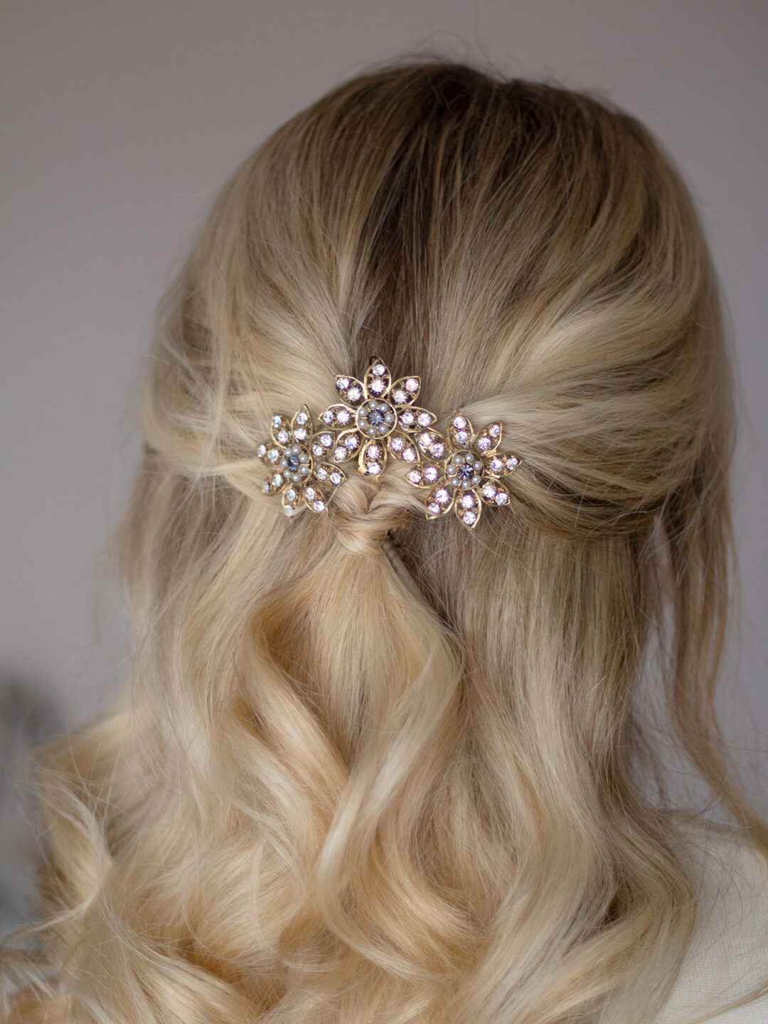 Peineta Tudor triple